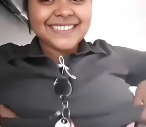 Huge Indian Boob Show MMS Selfie Video