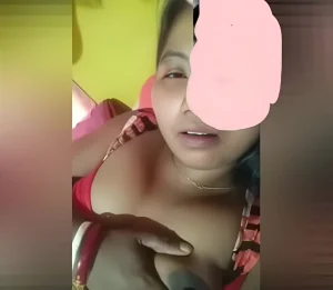 Cute Bhabhi Video Call With a Facebook Friend of Hers