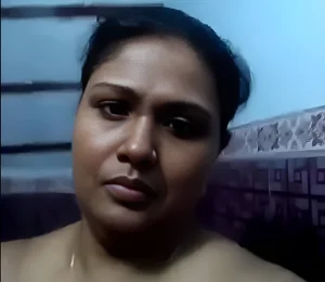 Busty Tamil Nude Bath Video Looks Impressive