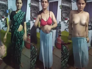 Good Looking Bhabhi Dress Change Hindi Sexy Video