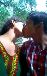 Desi MMS Tamil Sex Video of Teen College Girl Recorded Outdoors