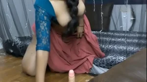 SeXVideos of a Desi Cam Girl Seducing and Teasing Her Viewers