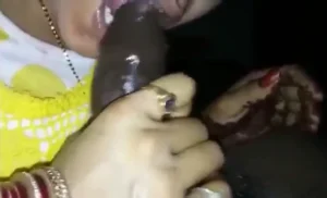 Naughty Indian Bhabhi’s Hottest Blowjob to Her Husband