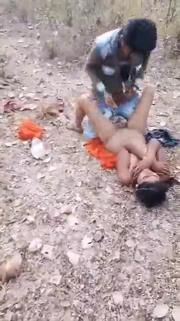 Mallu Villege Bhabi Outdoor Fucked by Devar