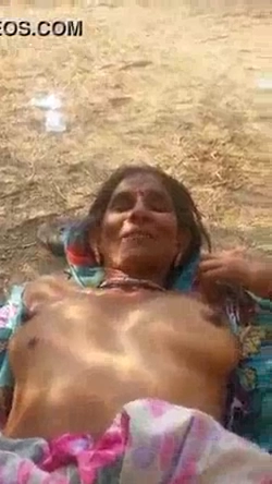 Dehati Mature Pussy Fucking Outdoors Video