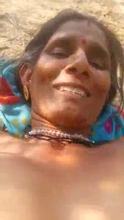 Dehati Mature Pussy Fucking Outdoors Video