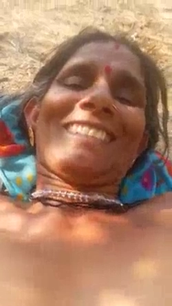 Dehati Mature Pussy Fucking Outdoors Video