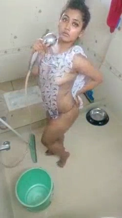 Sexy Solo Selfie Video Goes Viral on the Internet