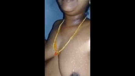Busty Aunty Nude Bath Tamil Nude MMS Video
