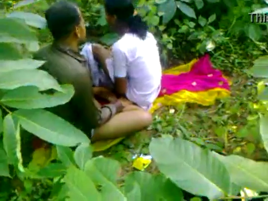 Odia Sex Video of Uncle Fucking Whore in Orissa Forest