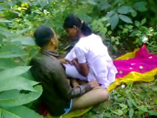 Odia Sex Video of Uncle Fucking Whore in Orissa Forest