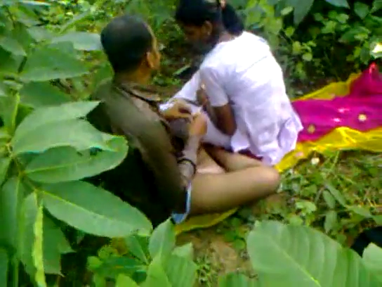 Odia Sex Video of Uncle Fucking Whore in Orissa Forest