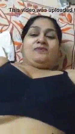 Indian Aunty Nude MMS With Her Secret Lover