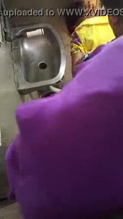 Desi Train Sex Video Has Been Caught by a Voyeur