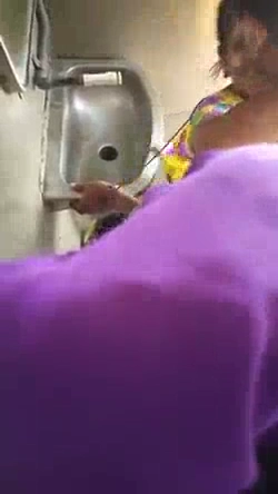 Desi Train Sex Video Has Been Caught by a Voyeur