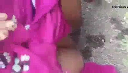 Muslim Girl Pissing Outdoors Sex MMS Video
