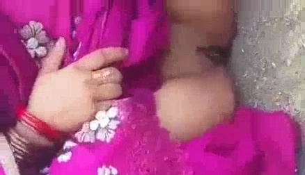 Muslim Girl Pissing Outdoors Sex MMS Video