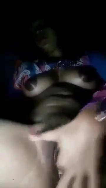 Dehati Pussy Fingering Video Caught on Selfie Mode