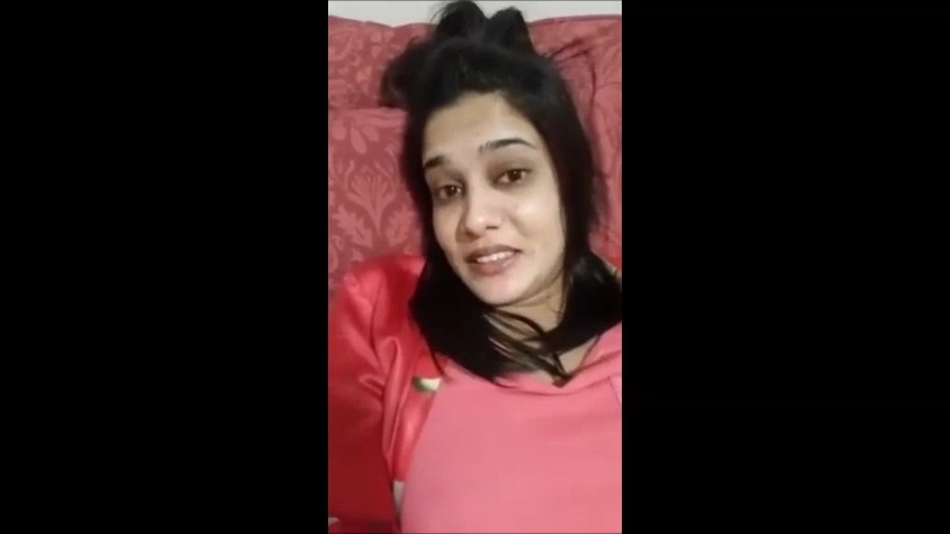 Desi Wet Pussy Fingering Selfie MMS Video