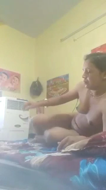 Desi Wife Sexy Selfie Video With Pussy Fingering Act