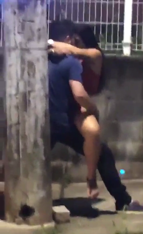 Outdoor Quickie Sex Act Has Been Caught on Cam