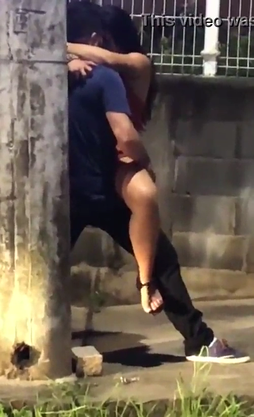 Outdoor Quickie Sex Act Has Been Caught on Cam