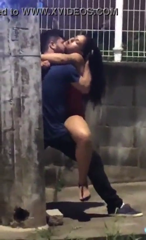 Outdoor Quickie Sex Act Has Been Caught on Cam