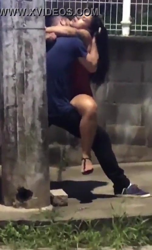 Outdoor Quickie Sex Act Has Been Caught on Cam