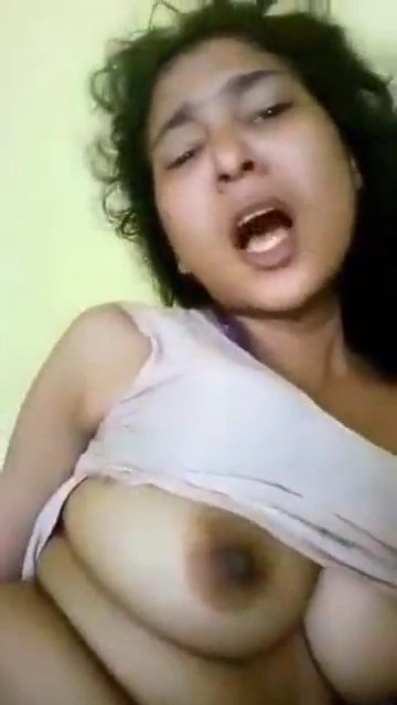 Horny College Girl’s Hot Pussy Masturbating Video