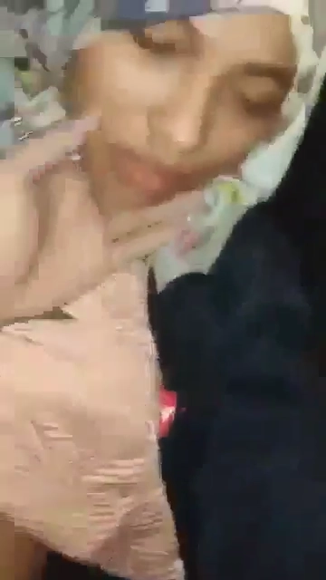 Hijabi Girl Moaning Sex Action With Her Lover