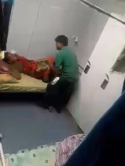 South Indian Mature Aunty Fucked by Younger Boy at Workplace