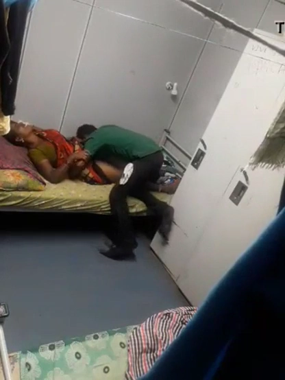 South Indian Mature Aunty Fucked by Younger Boy at Workplace