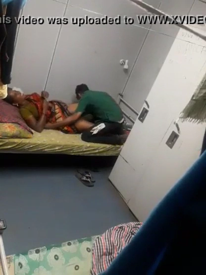 South Indian Mature Aunty Fucked by Younger Boy at Workplace