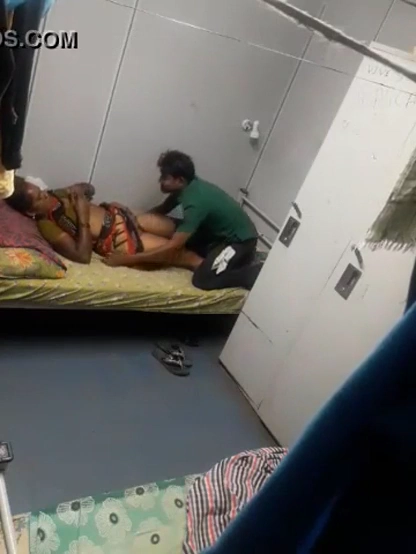 South Indian Mature Aunty Fucked by Younger Boy at Workplace