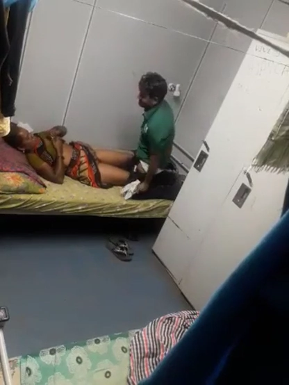 South Indian Mature Aunty Fucked by Younger Boy at Workplace