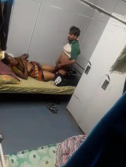 South Indian Mature Aunty Fucked by Younger Boy at Workplace
