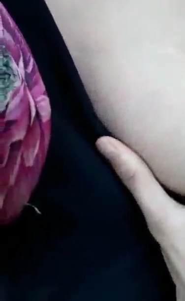 Muslim Teen Boob Show to Her Boyfriend in the Outdoor