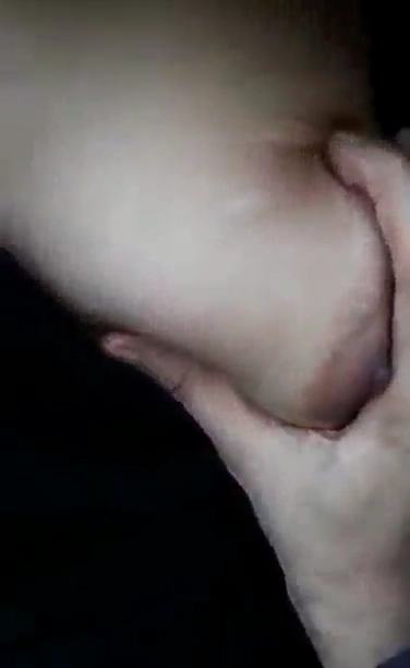 Muslim Teen Boob Show to Her Boyfriend in the Outdoor