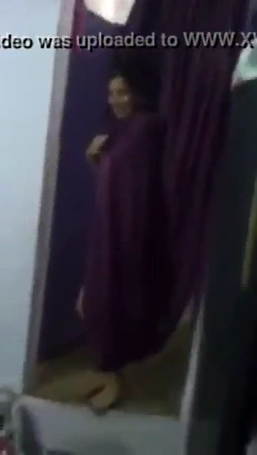 Hot Indian College Girl’s Topless Desi Nude Dance