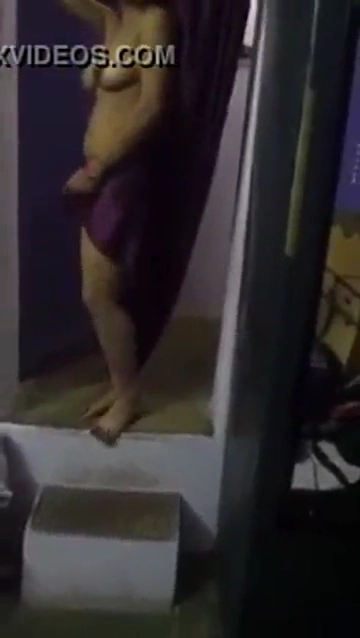 Hot Indian College Girl’s Topless Desi Nude Dance