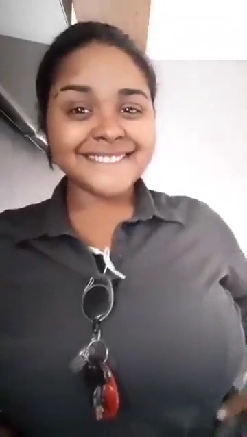 Huge Indian Boob Show MMS Selfie Video