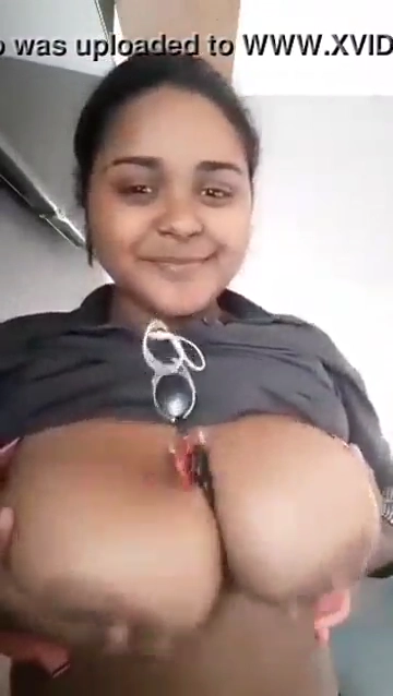 Huge Indian Boob Show MMS Selfie Video