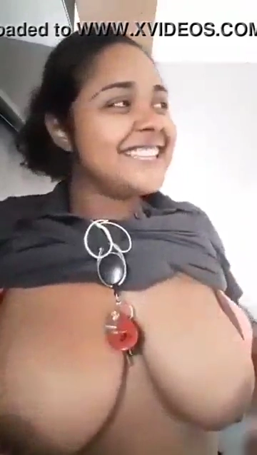 Huge Indian Boob Show MMS Selfie Video