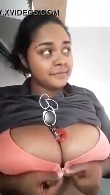 Huge Indian Boob Show MMS Selfie Video