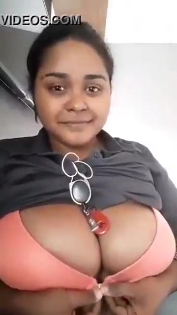 Huge Indian Boob Show MMS Selfie Video