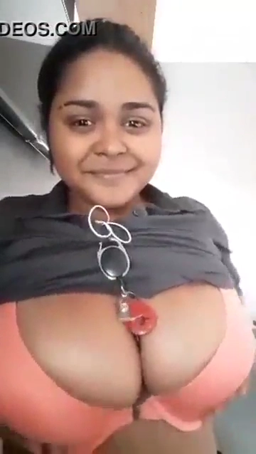 Huge Indian Boob Show MMS Selfie Video