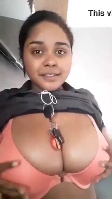 Huge Indian Boob Show MMS Selfie Video
