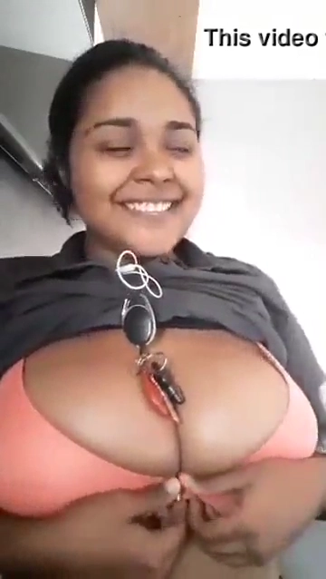 Huge Indian Boob Show MMS Selfie Video