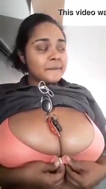 Huge Indian Boob Show MMS Selfie Video
