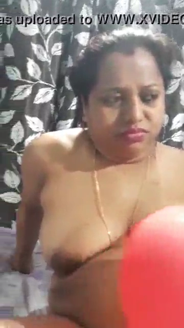 Homely Wife Nude MMS Video Goes Live on the Internet